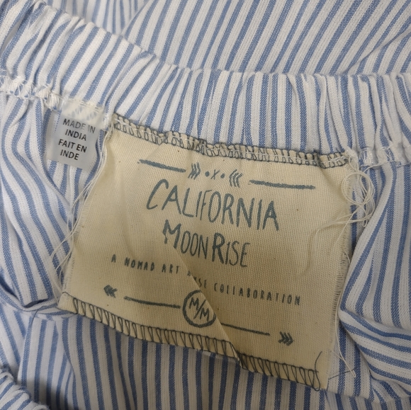 California Moonrise white and blue striped Dress with lace hem - Picture 4 of 6